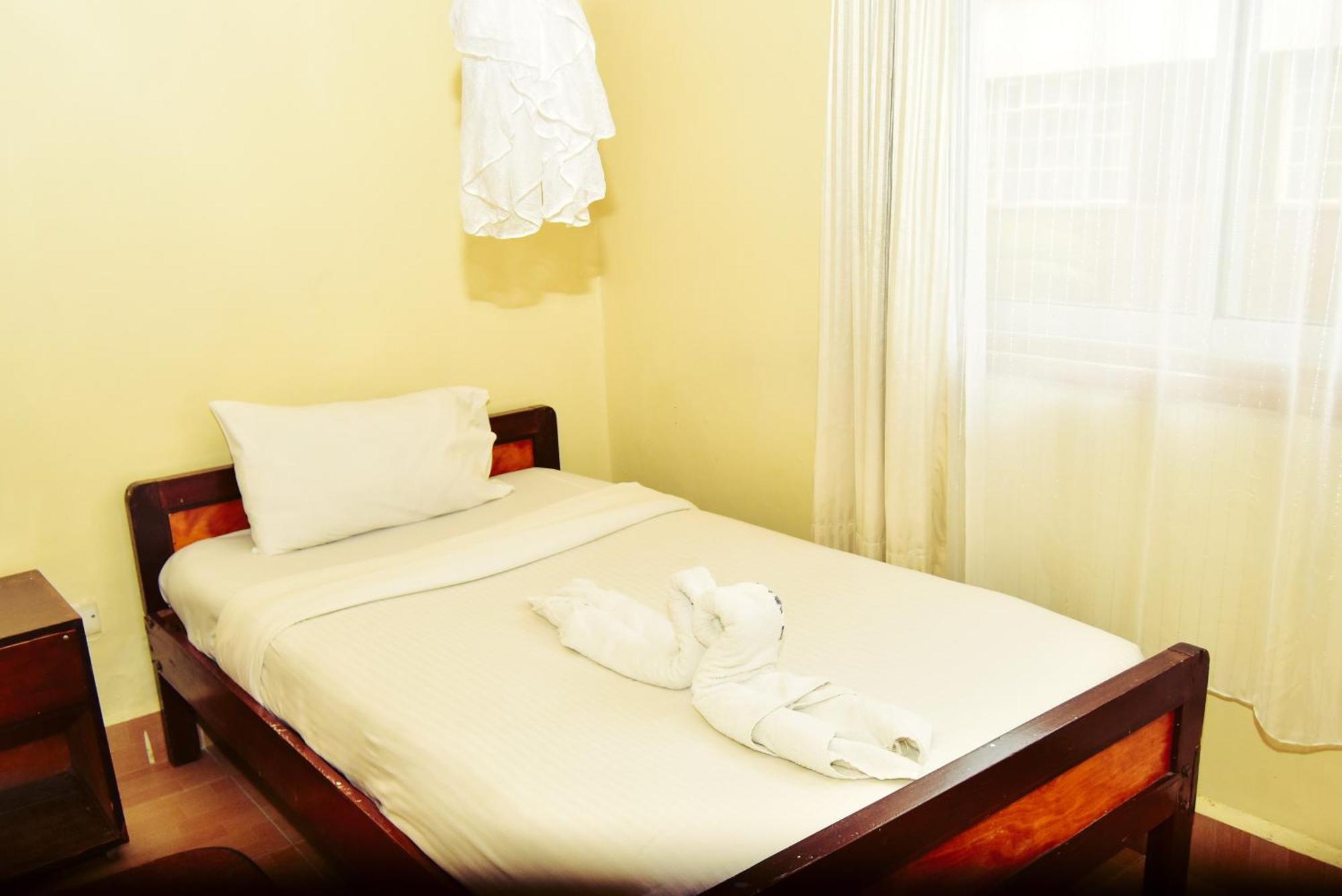 Wagon Wheel Hotel Элдорет Экстерьер фото