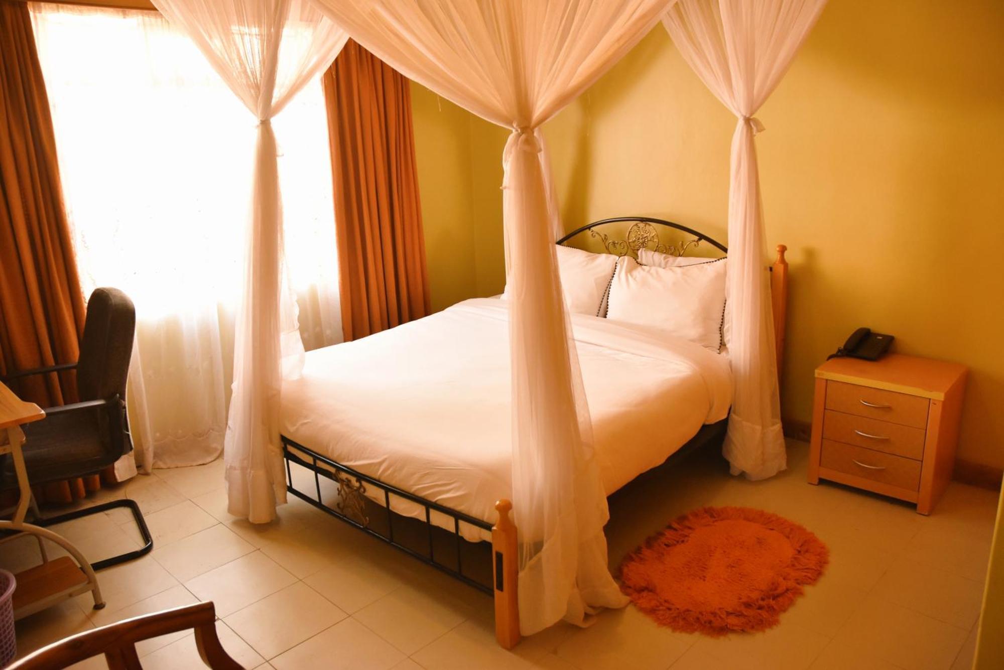 Wagon Wheel Hotel Элдорет Экстерьер фото