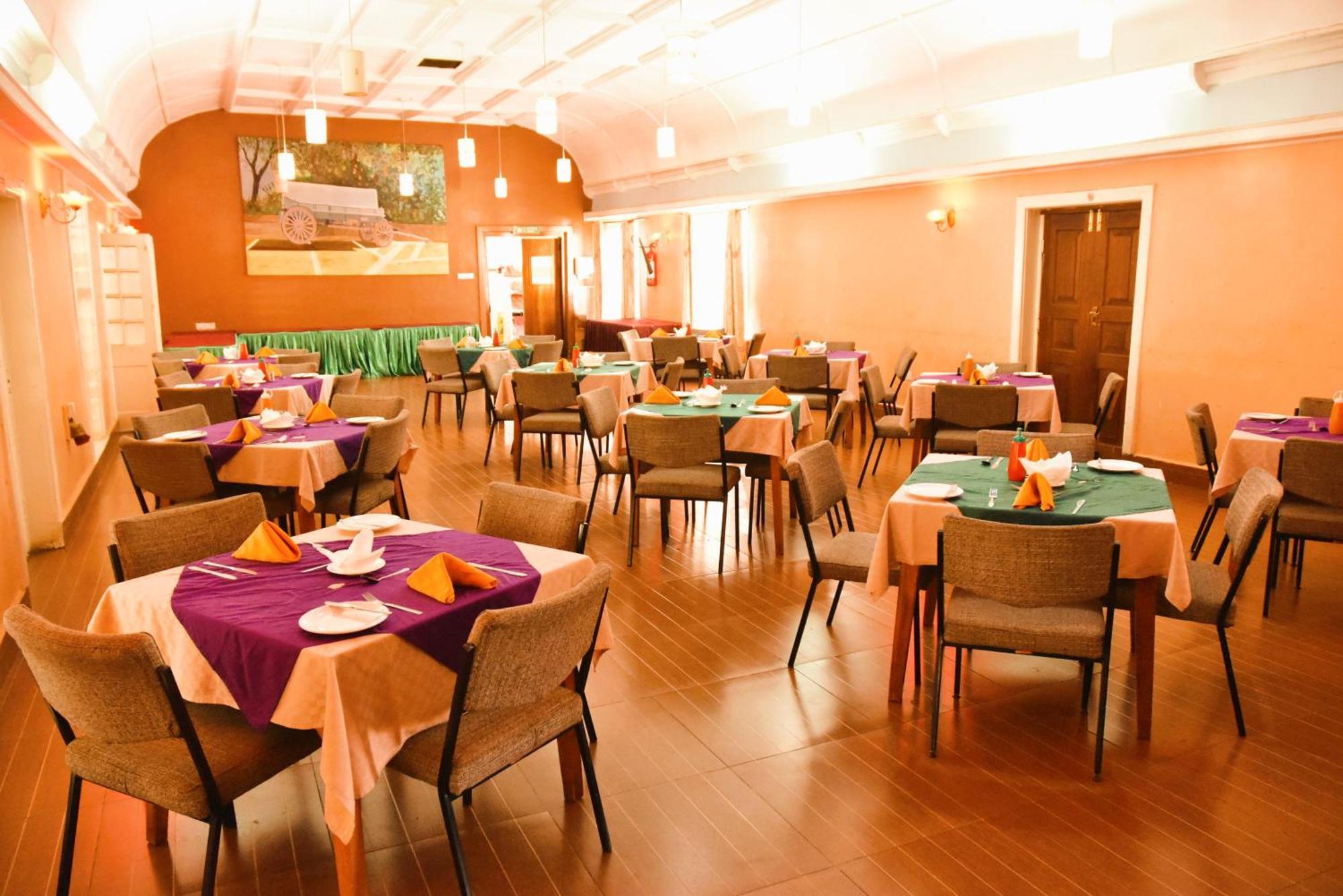 Wagon Wheel Hotel Элдорет Экстерьер фото