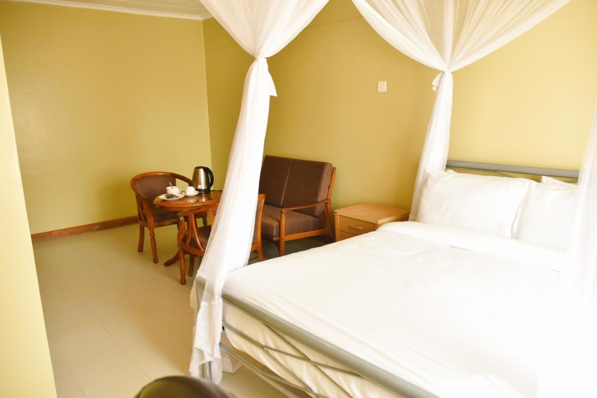 Wagon Wheel Hotel Элдорет Экстерьер фото