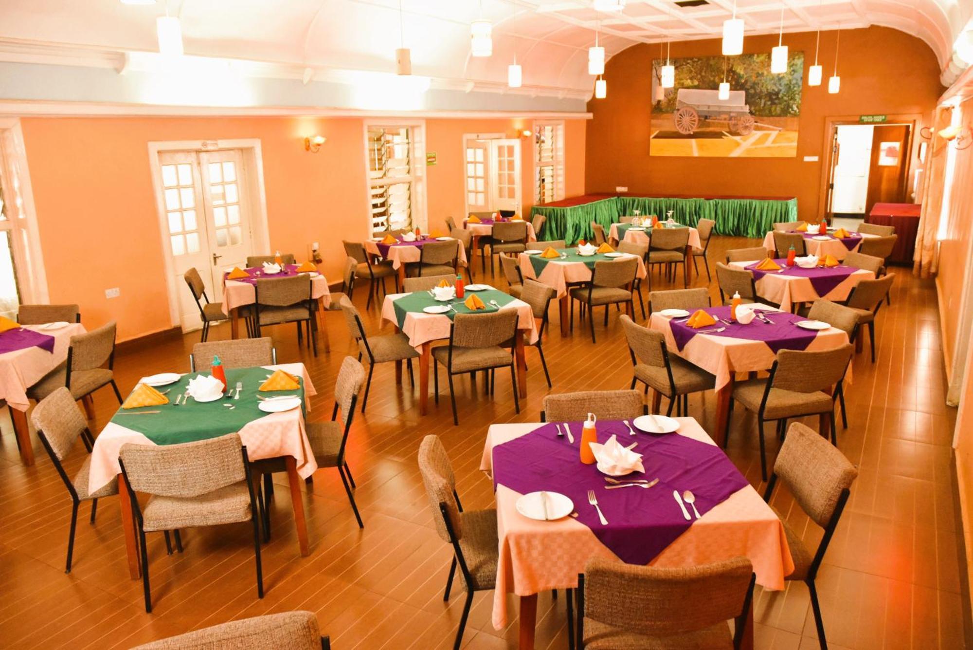 Wagon Wheel Hotel Элдорет Экстерьер фото