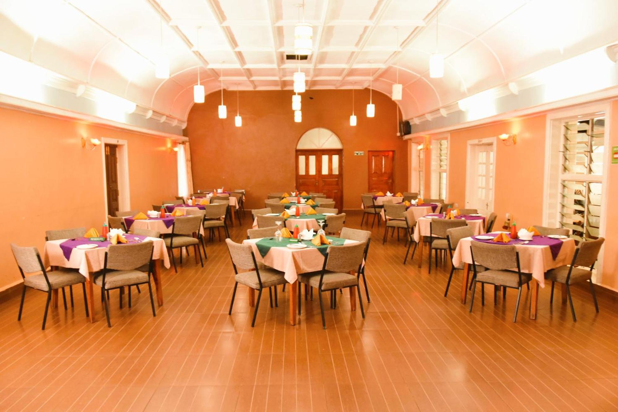 Wagon Wheel Hotel Элдорет Экстерьер фото